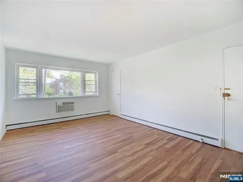 365 Bloomfield Avenue Verona NJ 07044