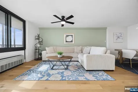 200 Winston Cliffside Park NJ 07010
