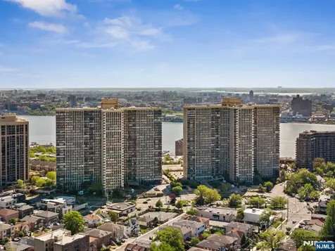 200 Winston Cliffside Park NJ 07010