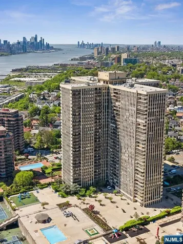 200 Winston Cliffside Park NJ 07010