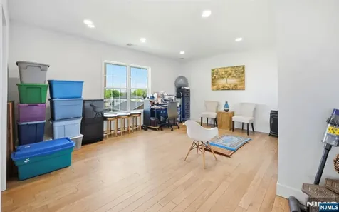 25 Mayfair Place Clifton NJ 07013