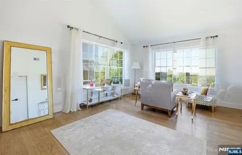 25 Mayfair Place Clifton NJ 07013