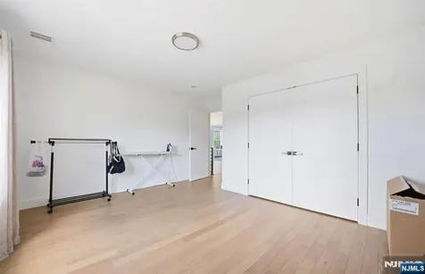 25 Mayfair Place Clifton NJ 07013