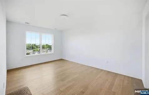 25 Mayfair Place Clifton NJ 07013