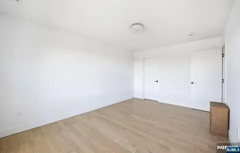 25 Mayfair Place Clifton NJ 07013