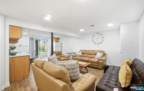 25 Mayfair Place Clifton NJ 07013