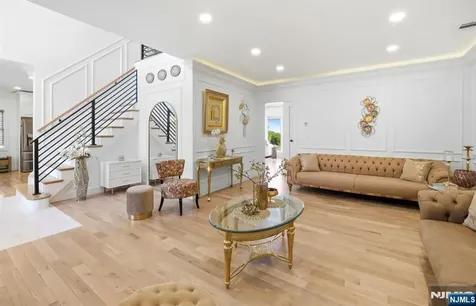 25 Mayfair Place Clifton NJ 07013