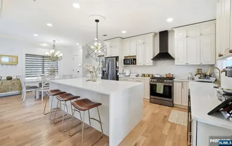 25 Mayfair Place Clifton NJ 07013