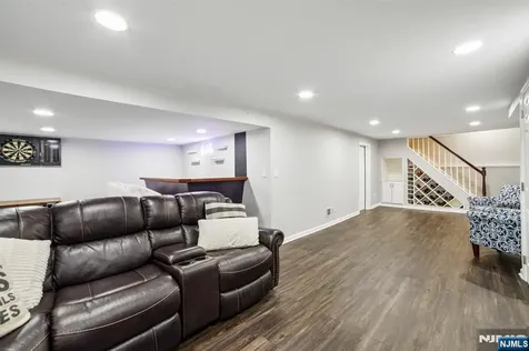 1 Hillside Terrace Wallington NJ 07057
