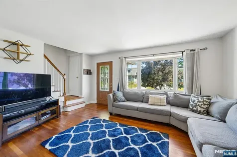 1 Hillside Terrace Wallington NJ 07057