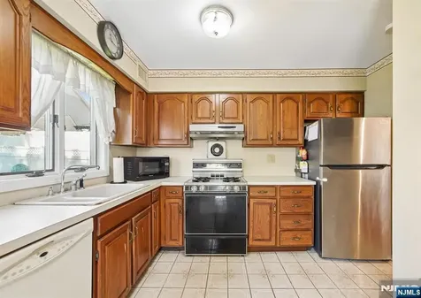 1 Hillside Terrace Wallington NJ 07057