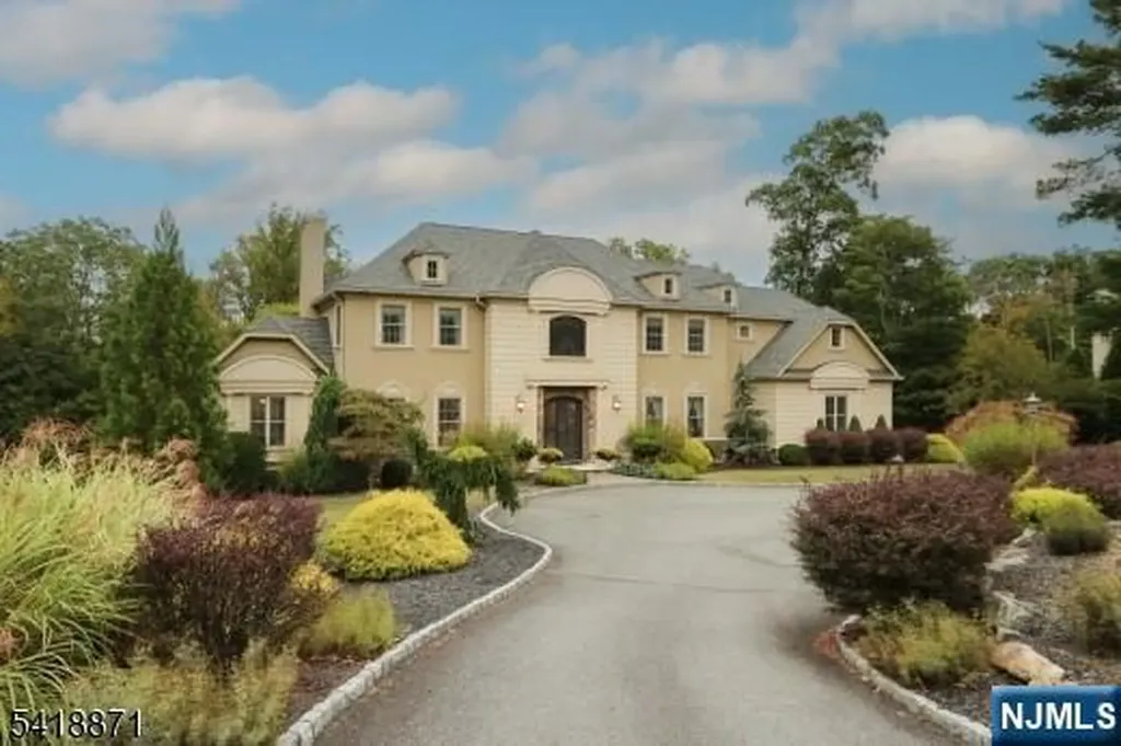 8 Pineview Boonton Township NJ 07005