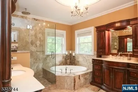 8 Pineview Boonton Township NJ 07005