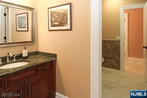 8 Pineview Boonton Township NJ 07005