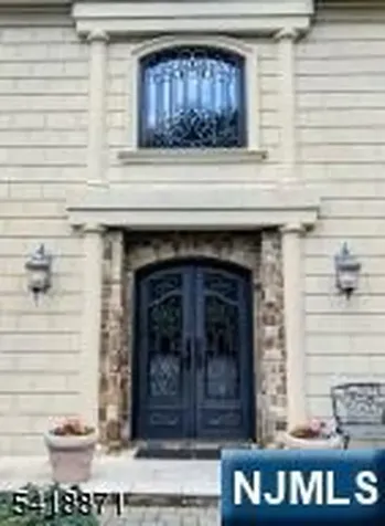 8 Pineview Boonton Township NJ 07005