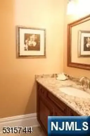 8 Pineview Boonton Township NJ 07005