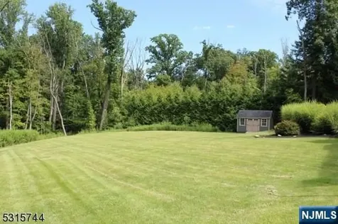 8 Pineview Boonton Township NJ 07005
