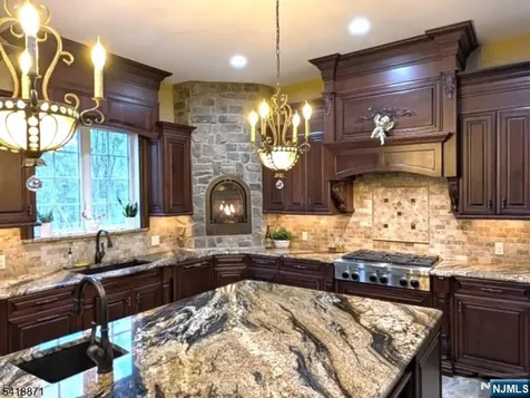 8 Pineview Boonton Township NJ 07005