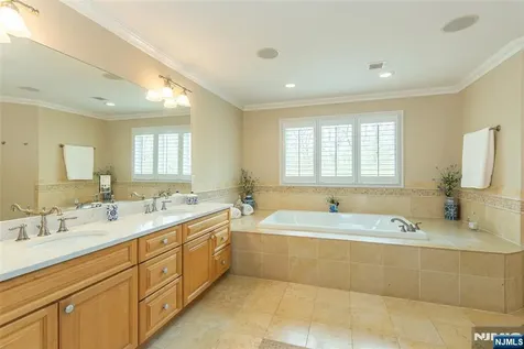 5 Julia Court Boonton Township NJ 07005