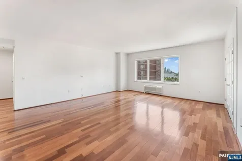 2305 City Place Edgewater NJ 07020