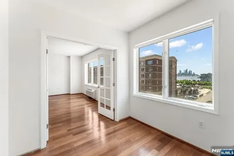 2305 City Place Edgewater NJ 07020