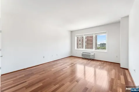 2305 City Place Edgewater NJ 07020