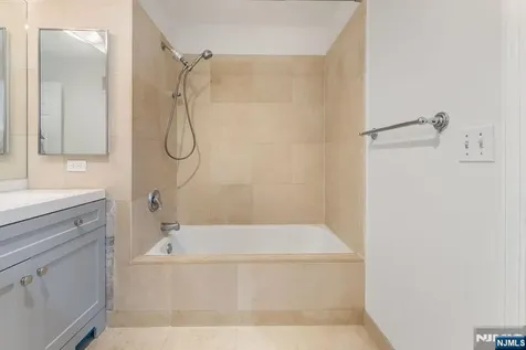 2305 City Place Edgewater NJ 07020