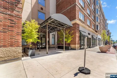 2305 City Place Edgewater NJ 07020