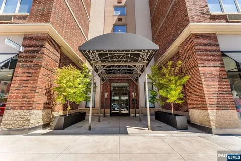 2305 City Place Edgewater NJ 07020