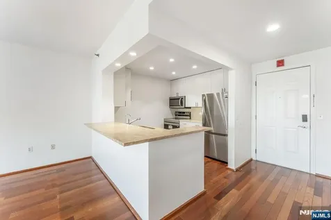 2305 City Place Edgewater NJ 07020