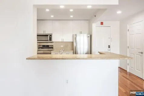 2305 City Place Edgewater NJ 07020
