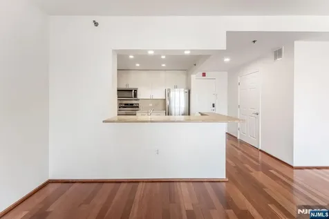 2305 City Place Edgewater NJ 07020