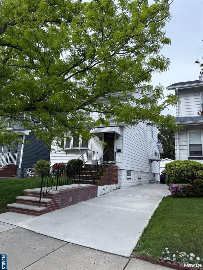 16 Beaver Avenue North Arlington NJ 07031