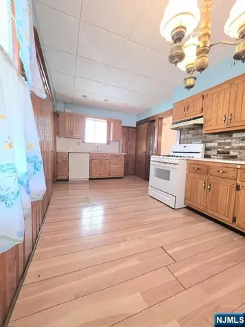 16 Beaver Avenue North Arlington NJ 07031