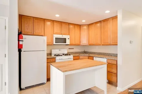 54 Chestnut Street Weehawken NJ 07086
