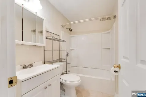 54 Chestnut Street Weehawken NJ 07086