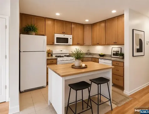 54 Chestnut Street Weehawken NJ 07086
