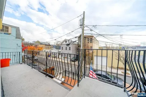 54 Chestnut Street Weehawken NJ 07086