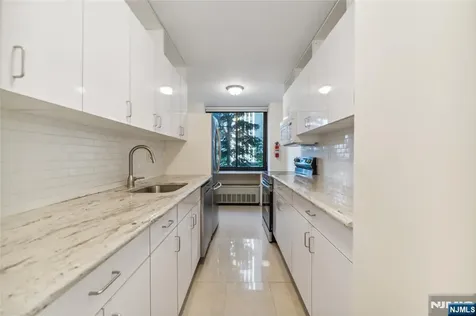 200 Winston Cliffside Park NJ 07010
