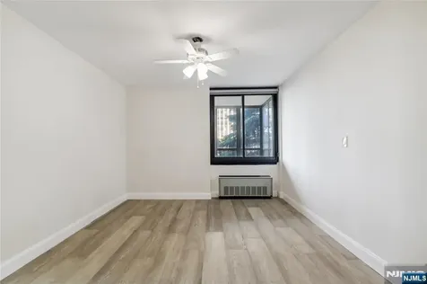 200 Winston Cliffside Park NJ 07010