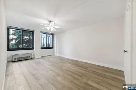 200 Winston Cliffside Park NJ 07010