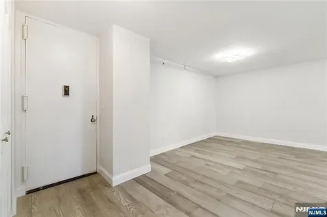 200 Winston Cliffside Park NJ 07010
