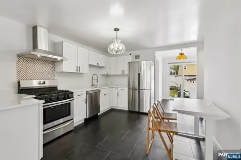 63 Garrison Street Newark NJ 07105