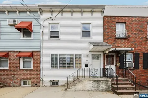 63 Garrison Street Newark NJ 07105