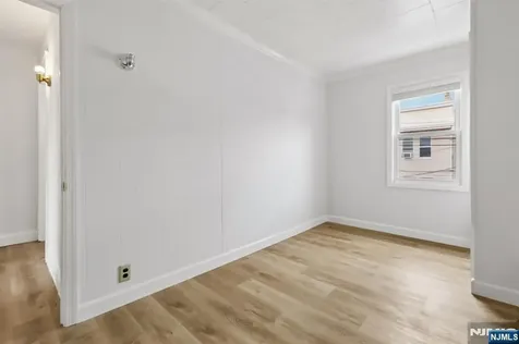 63 Garrison Street Newark NJ 07105