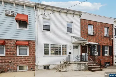63 Garrison Street Newark NJ 07105