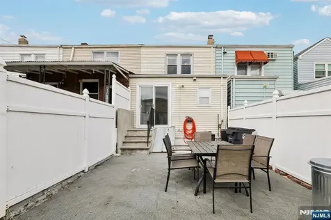 63 Garrison Street Newark NJ 07105