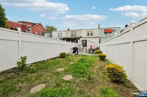 63 Garrison Street Newark NJ 07105
