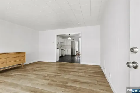 63 Garrison Street Newark NJ 07105