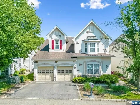 6 Boulder Run Oakland NJ 07436